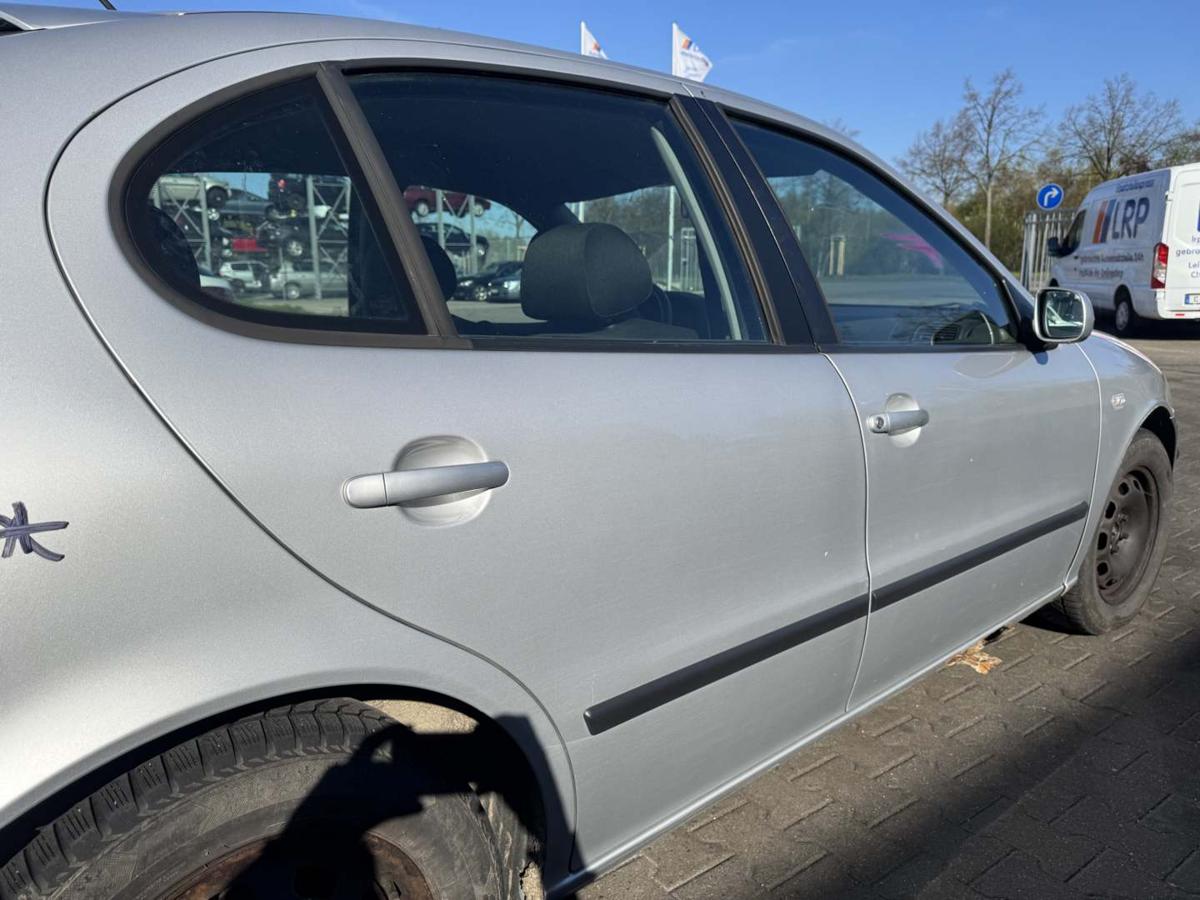 Seat Leon 1M original T&uuml;r hinten rechts LS7N Gris Artico Rohbau Bj.2000